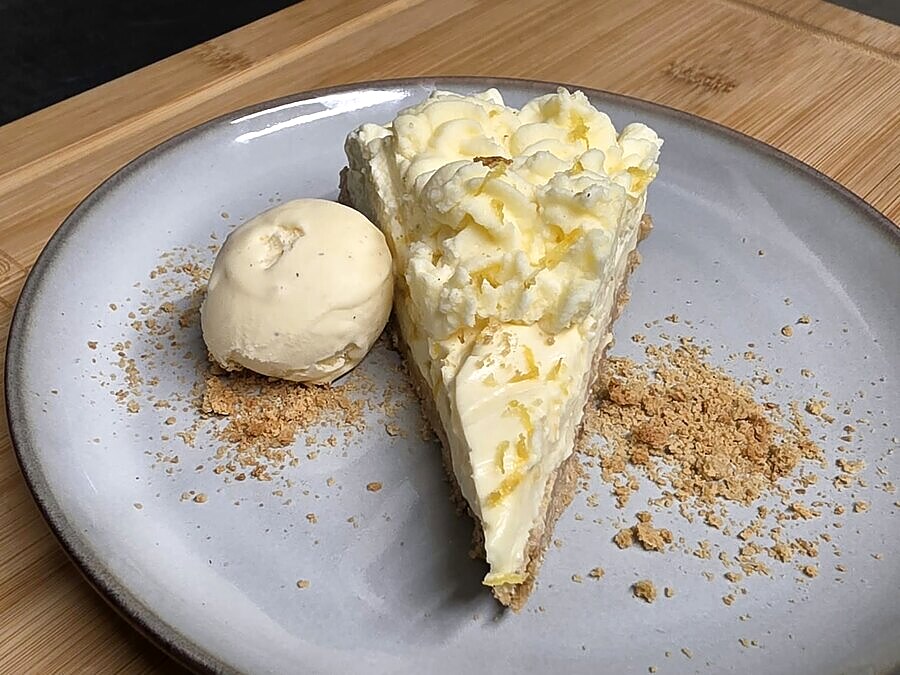 Lemon cheesecake at The Lockoford